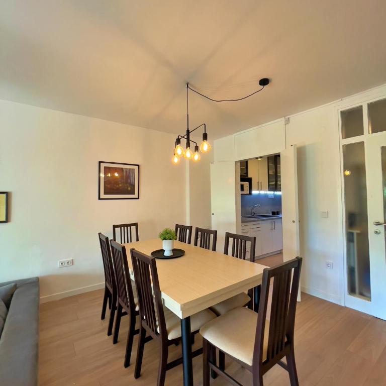 Sarajevo City Oasis - Three-Bedroom Home - 10