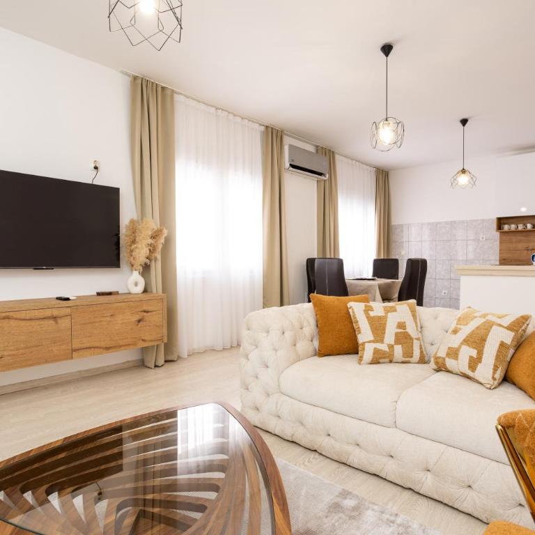 Apartman Nur with garden - Three-Bedroom Superior Apartment - 10