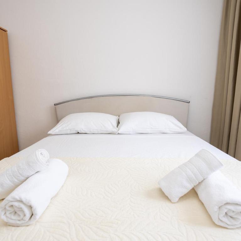 Apartman Nur with garden - Three-Bedroom Superior Apartment - 24