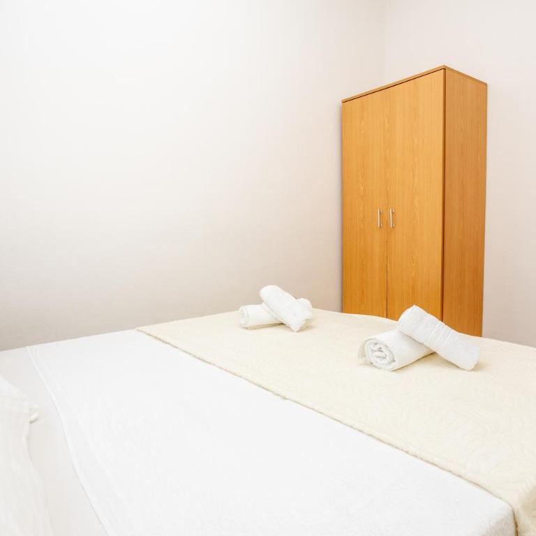 Apartman Nur with garden - Three-Bedroom Superior Apartment - 29