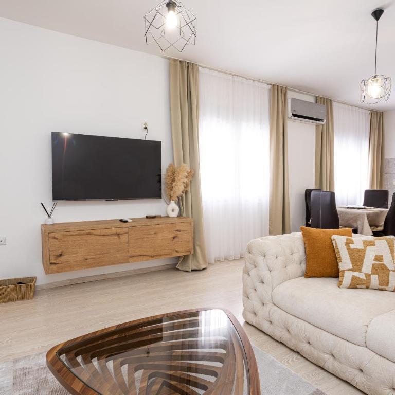 Apartman Nur with garden - Three-Bedroom Superior Apartment - 8