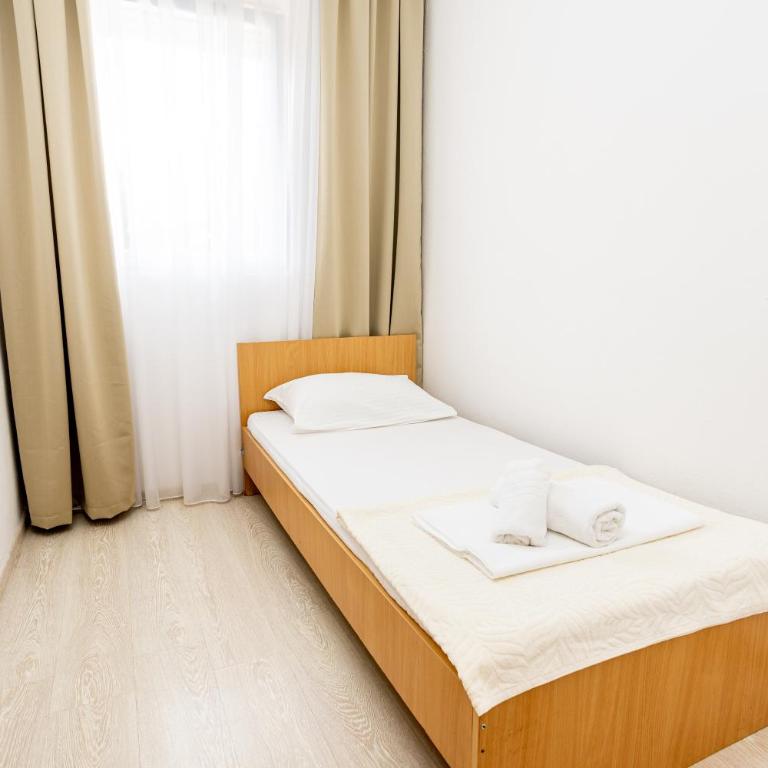 Apartman Nur with garden - Three-Bedroom Superior Apartment - 32