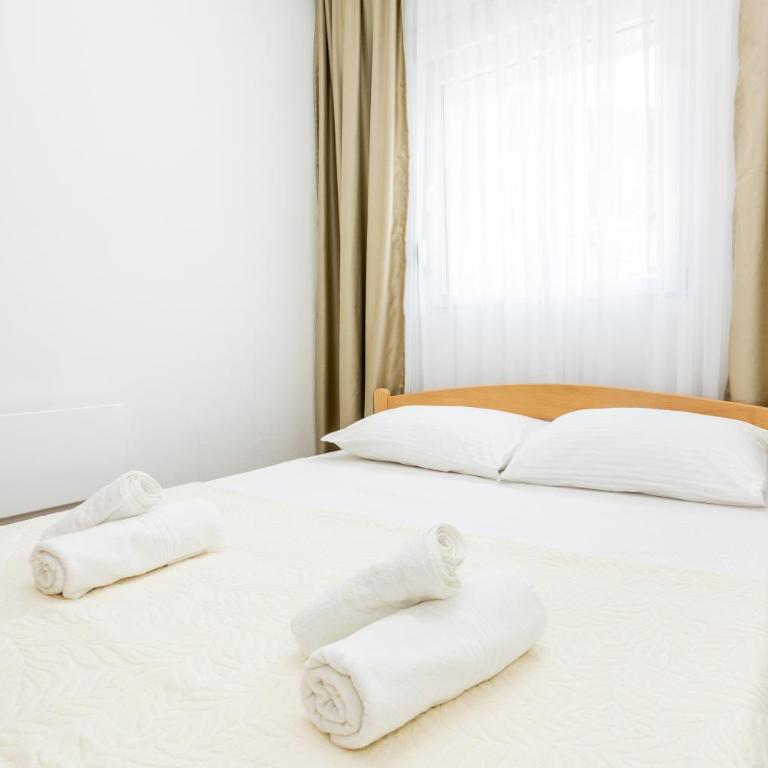 Apartman Nur with garden - Three-Bedroom Superior Apartment - 30
