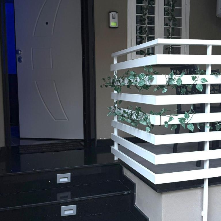 Naomi Luxury Home 3 - One-Bedroom Apartment - 4
