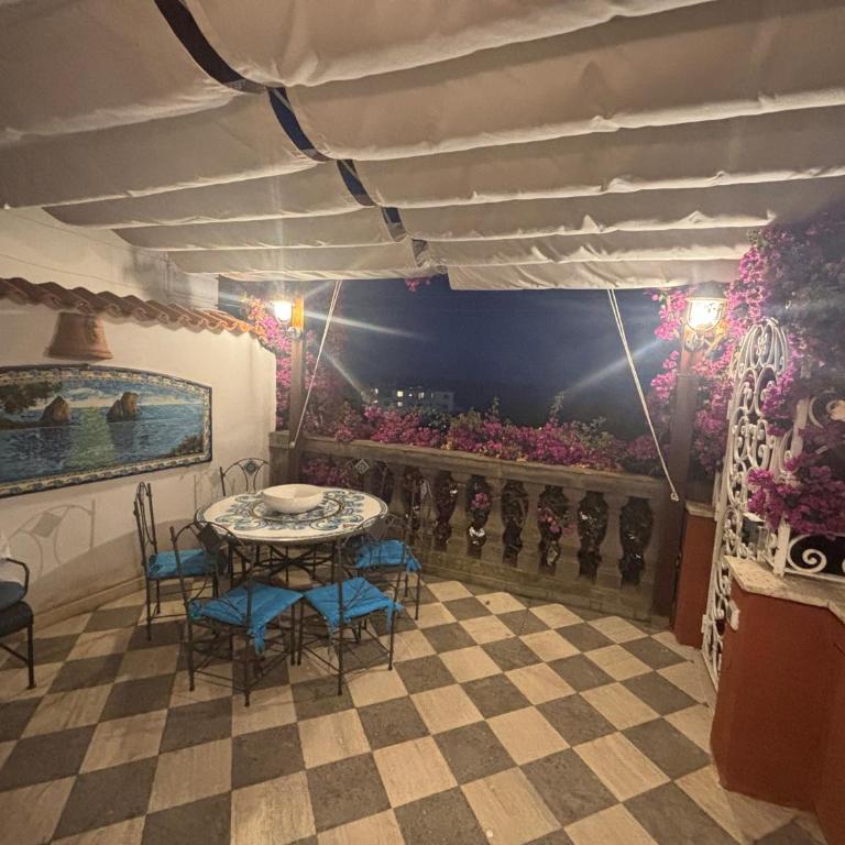LUXURY HOUSE "VILLA POMPEIANA" Via CAMERELLE CON TERRAZZA VISTA MARE - Appartamento con 2 Camere da Letto e Vista Mare - 13