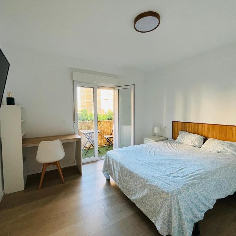 Bueno, bonito y barato - Apartment with Balcony - 1