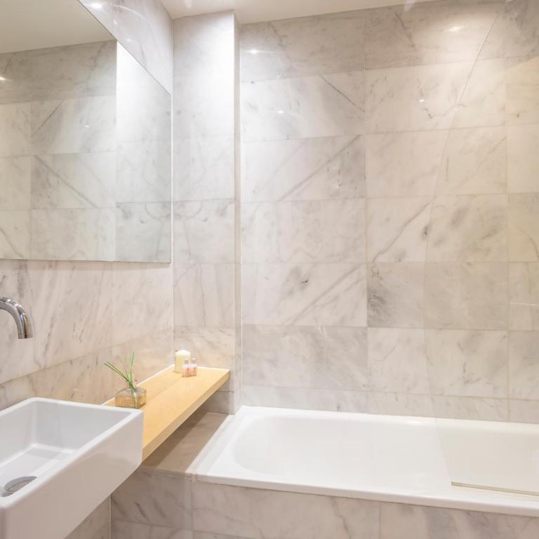 My Space Emirates - Bright Apartment in Gracia with shared Pool - Apartment with Balcony - 18