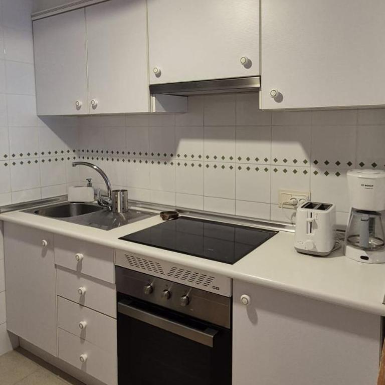 Sonia's Apartment Arenales - Two-Bedroom Apartment with Balcony and Sea View - 21
