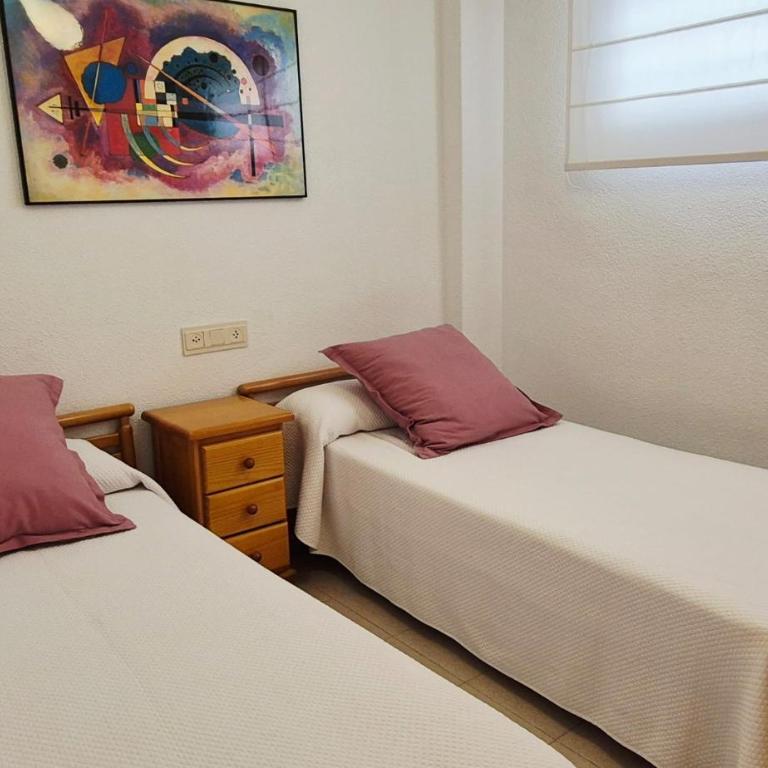 Sonia's Apartment Arenales - Two-Bedroom Apartment with Balcony and Sea View - 6