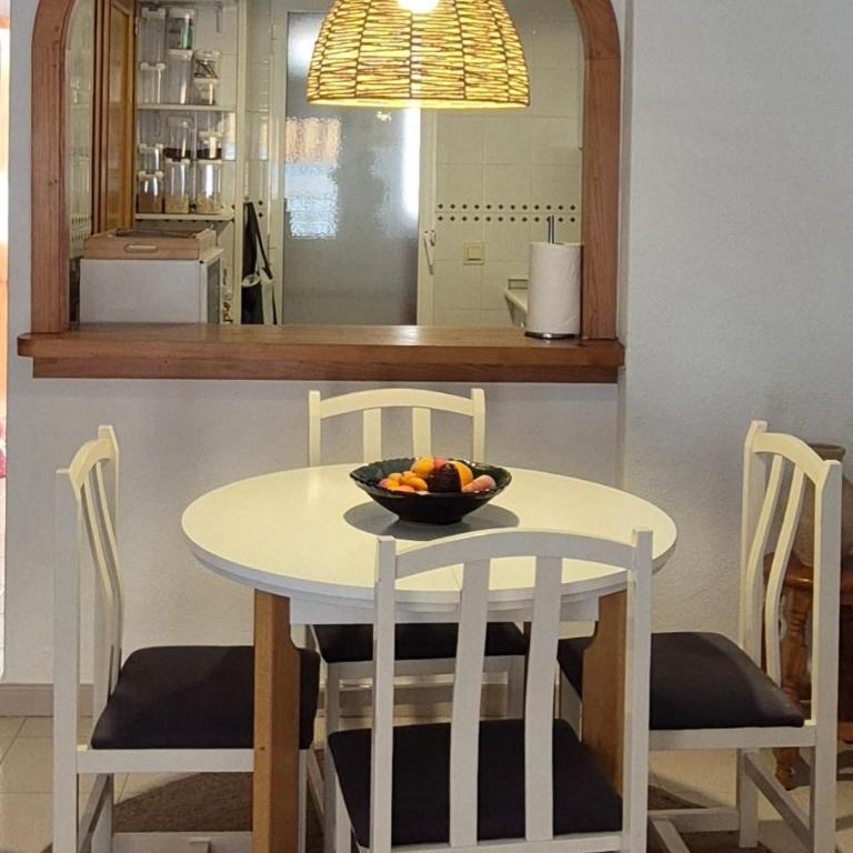 Sonia's Apartment Arenales - Two-Bedroom Apartment with Balcony and Sea View - 16