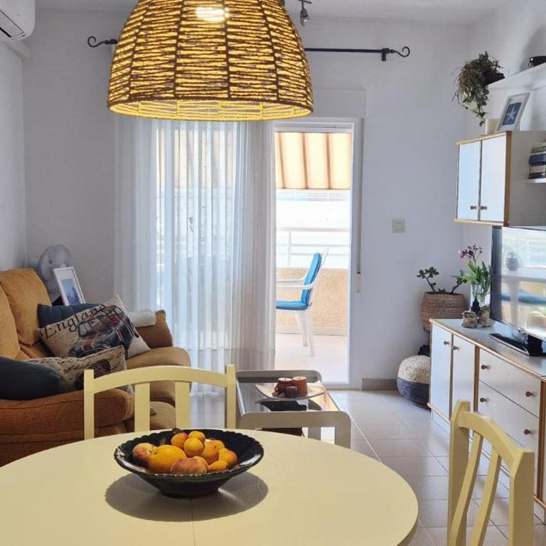 Sonia's Apartment Arenales - Two-Bedroom Apartment with Balcony and Sea View - 4