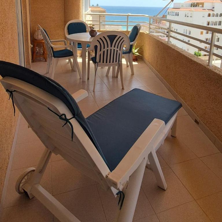 Sonia's Apartment Arenales - Two-Bedroom Apartment with Balcony and Sea View - 12