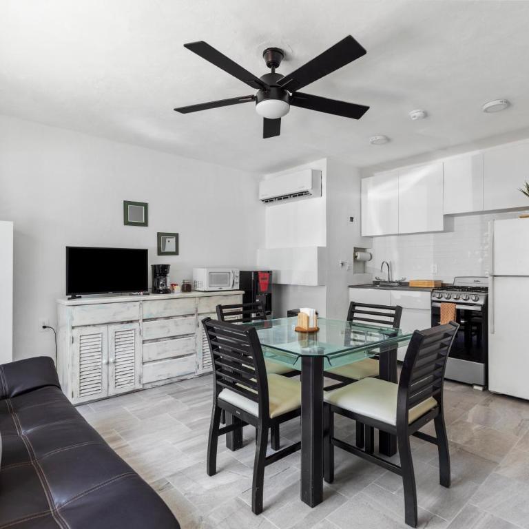 1BD Apartment with pool and beach access - One-Bedroom Apartment - 2