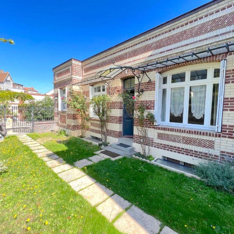 Secret Brick Garden - Villa plein centre Deauville - 7 personnes - jardin - parking - Villa 3 Chambres - 1
