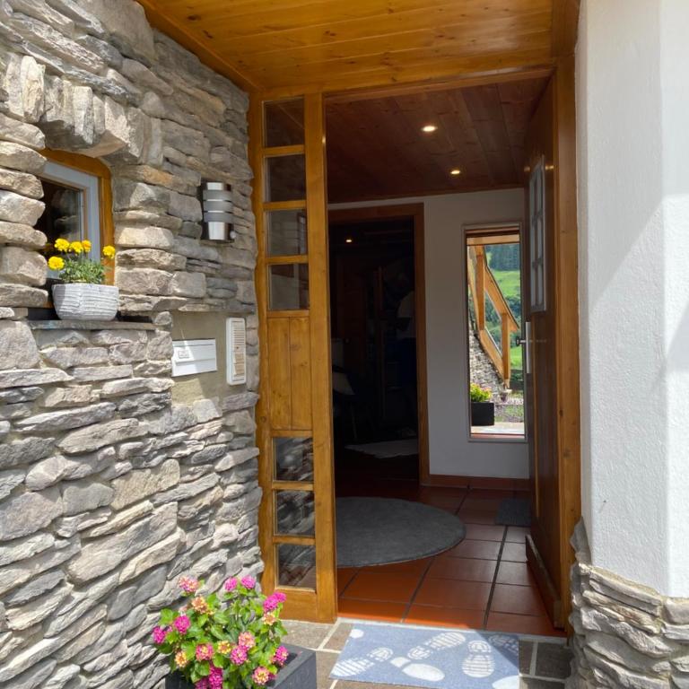MEB Appartement, luxuriöses Appartement, im Chalet-Stil nur für Zwei, mit privater Sauna im Oberallgäu - Apartment mit Blick auf die Berge - 3