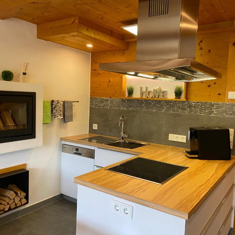MEB Appartement, luxuriöses Appartement, im Chalet-Stil nur für Zwei, mit privater Sauna im Oberallgäu - Apartment mit Blick auf die Berge - 4