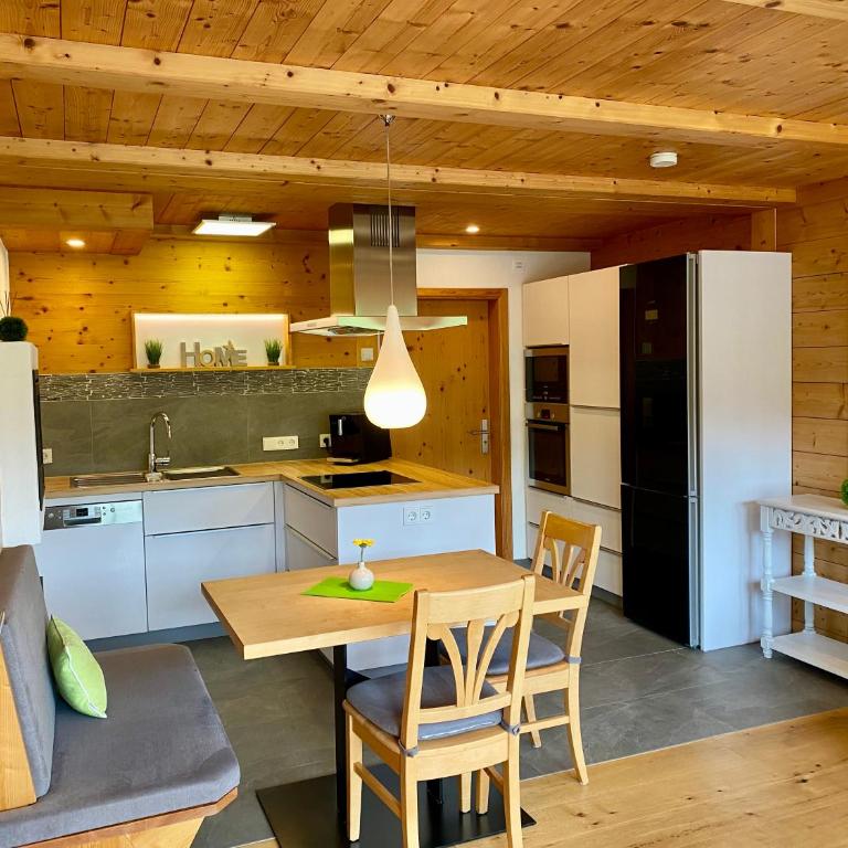 MEB Appartement, luxuriöses Appartement, im Chalet-Stil nur für Zwei, mit privater Sauna im Oberallgäu - Apartment mit Blick auf die Berge - 35