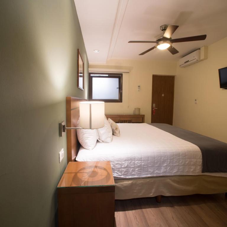 Hotel Abu - Habitación con cama extragrande. - 4