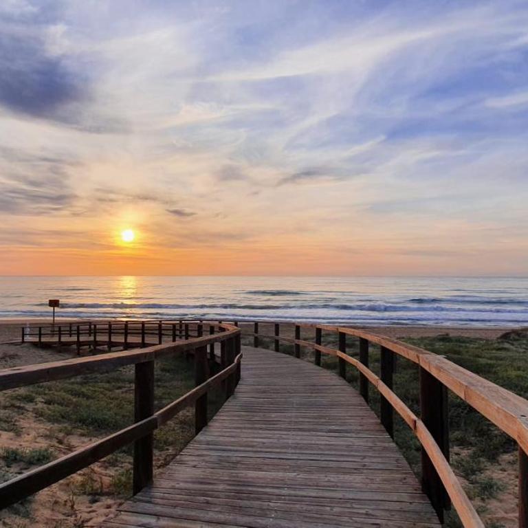 Sonia's Apartment Arenales - Two-Bedroom Apartment with Balcony and Sea View - 28
