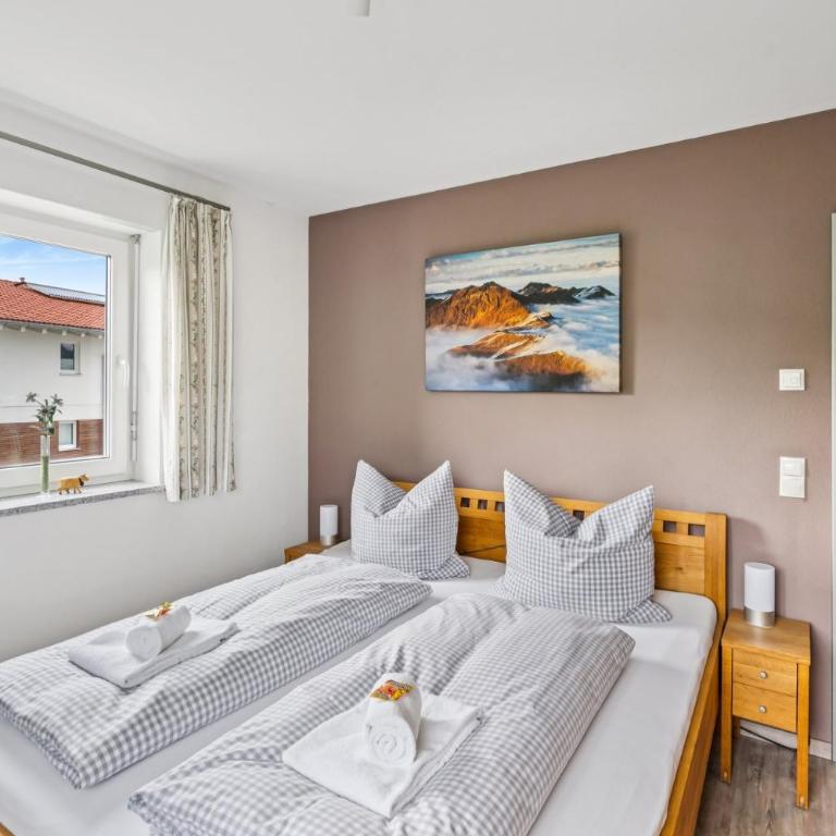 EdelWeiß - 4 Sterne - inkl Oberstaufen Plus - 2 Schlafzimmer - Deluxe Apartment mit 2 Schlafzimmern und Gartenblick - 10
