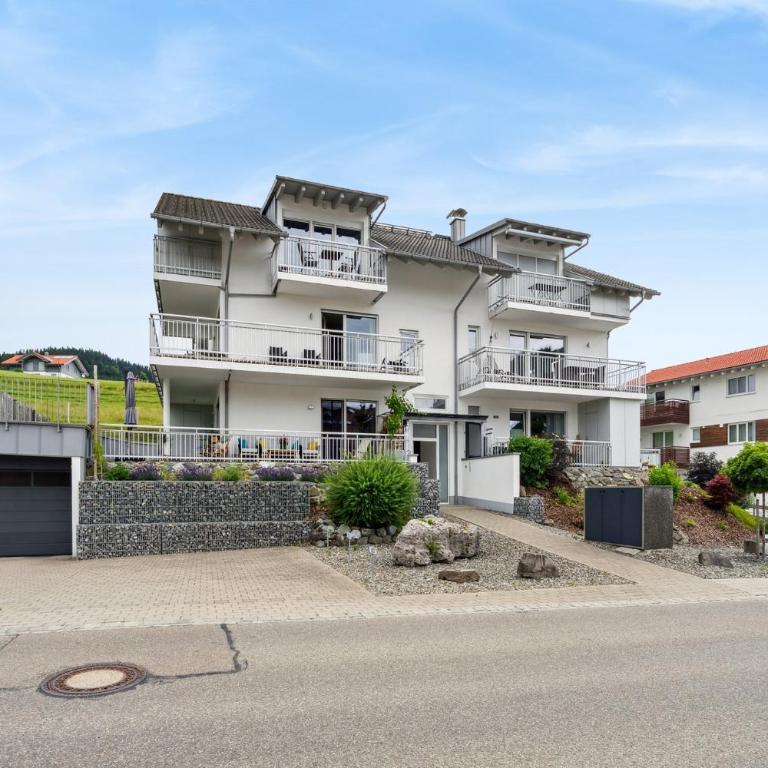 EdelWeiß - 4 Sterne - inkl Oberstaufen Plus - 2 Schlafzimmer - Deluxe Apartment mit 2 Schlafzimmern und Gartenblick - 14