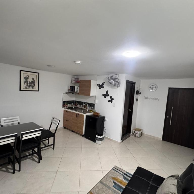 Estrato6 Apart Studios - Two-Bedroom Apartment with City View - 23