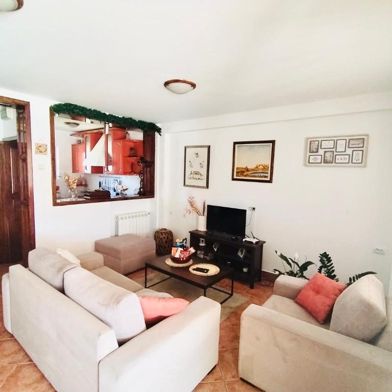 Stunning Danube Villa - Four-Bedroom House - 7