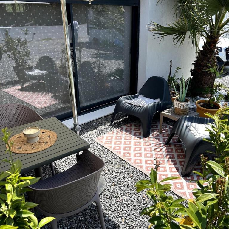 Dépendance au calme avec terrasse - Appartement 1 Chambre - 6