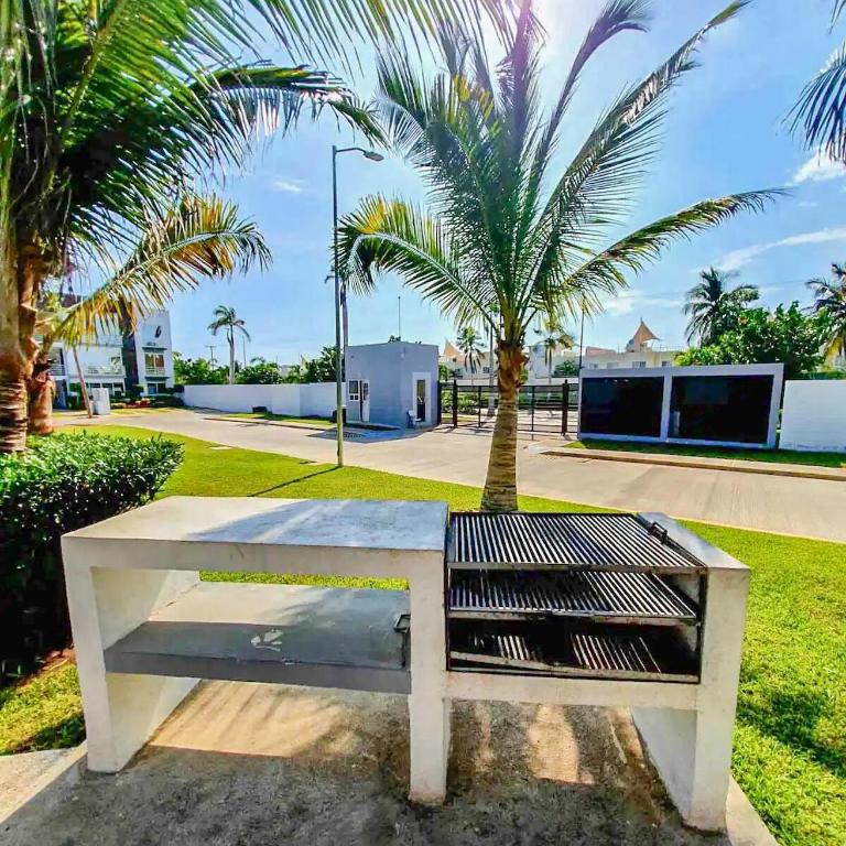 Club de Playa, Alberca y Amenidades - Departamento E4 - Apartamento - 3