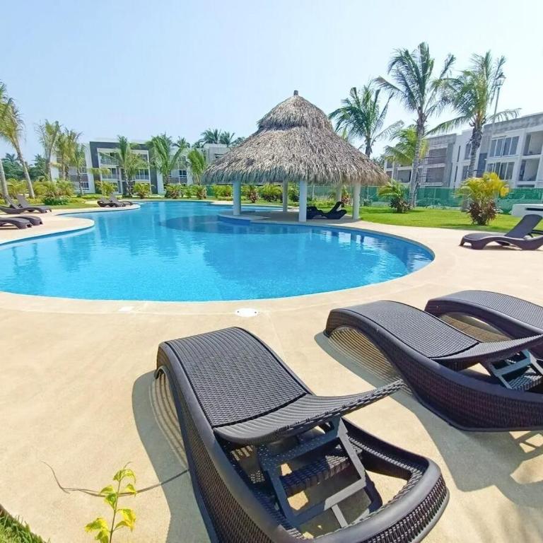 Club de Playa, Alberca y Amenidades - Departamento E4 - Apartamento - 56