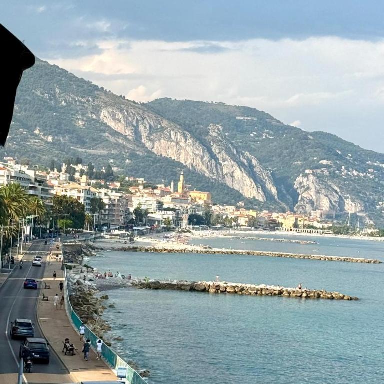 Casa Sud Menton Superbe front mer, appartement rénové, parking & climatisation - Studio mit Meerblick - 76