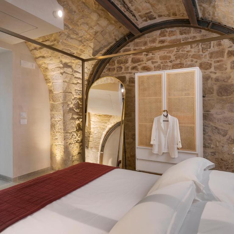 Elysium Boutique Apartment - Modica - Camera Matrimoniale Deluxe con Doccia - 2