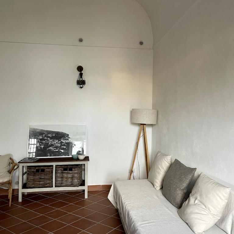 Maison il Pozzo Holiday Home on Via Punta la Guardia - One-Bedroom Apartment - 10