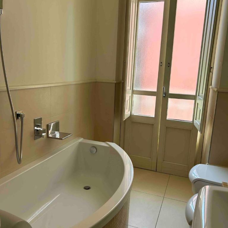Marco's house elegant and reserved apt by the Sea - Appartamento con 2 Camere da Letto e Balcone - 67