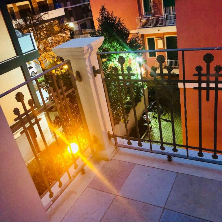 Marco's house elegant and reserved apt by the Sea - Appartamento con 2 Camere da Letto e Balcone - 77