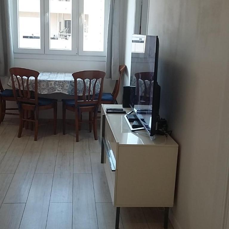 Nice Charmant 2 pièces - Appartement 2 Chambres avec Balcon - 17