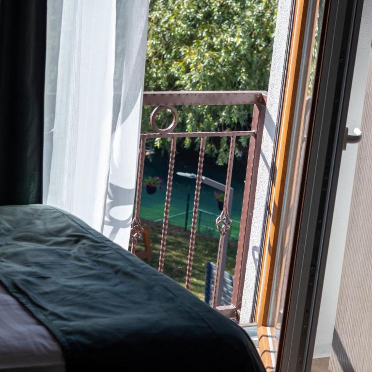 Apartments and Rooms Villa Majestic - Two-Bedroom Apartment with River View - 3