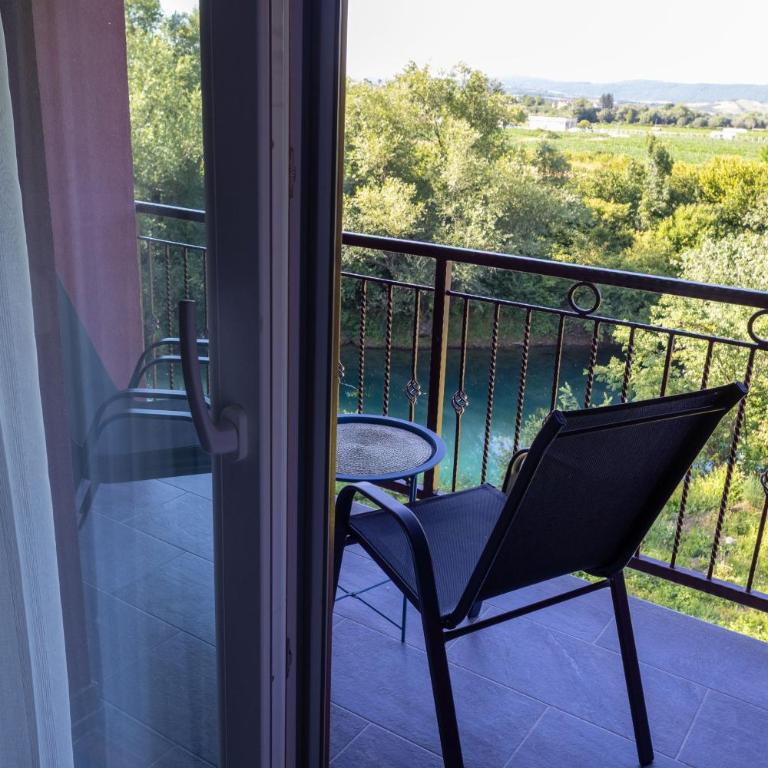 Apartments and Rooms Villa Majestic - Two-Bedroom Apartment with River View - 13