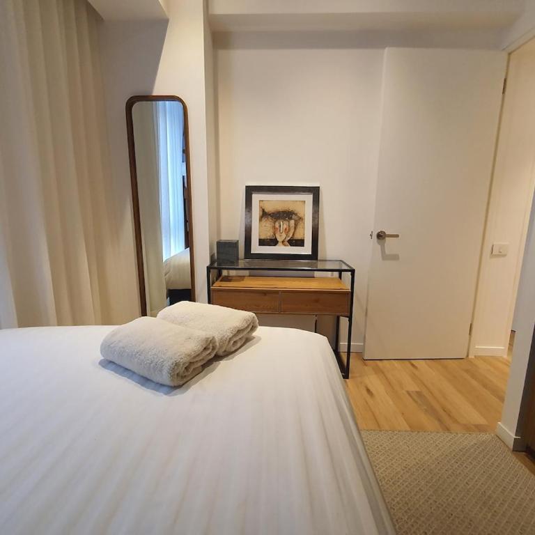 Elegant apartment with 2 bedrooms - Three-Bedroom Apartment - 27
