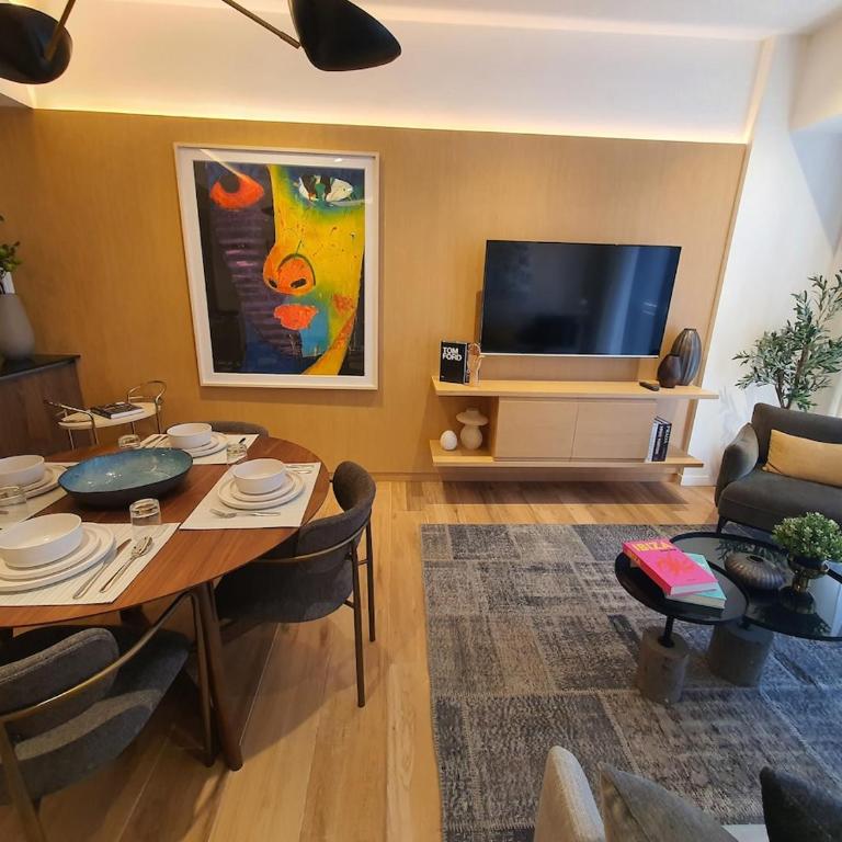 Elegant apartment with 2 bedrooms - Three-Bedroom Apartment - 3