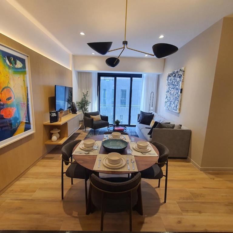 Elegant apartment with 2 bedrooms - Three-Bedroom Apartment - 5