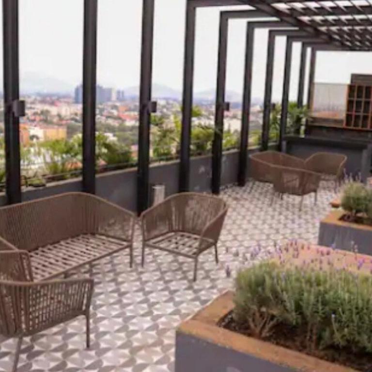 Elegant apartment with 2 bedrooms - Three-Bedroom Apartment - 40