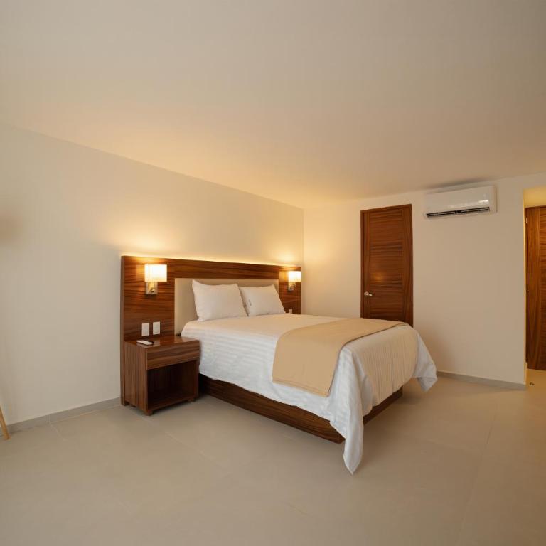 Hotel Casa Kavia Vallarta - Queen Room with Balcony - 16