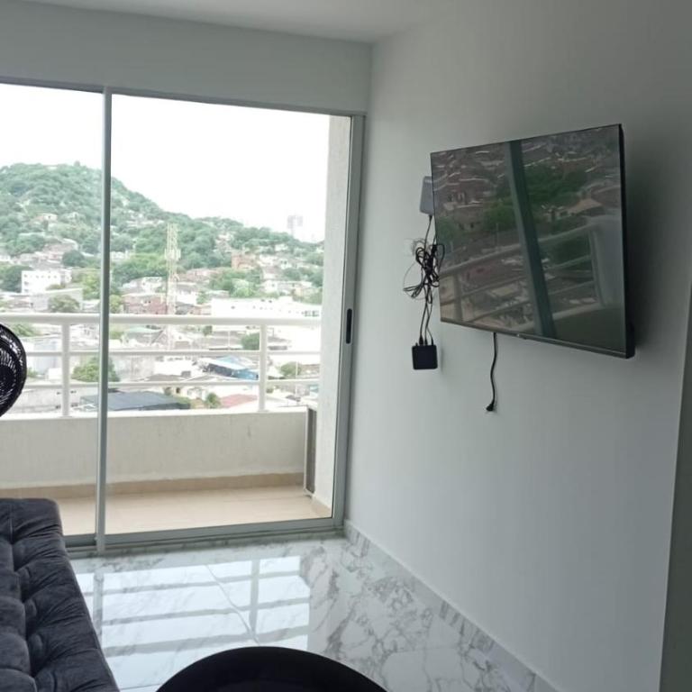 Edificio Lotus Torices Cartagena - Three-Bedroom Apartment with Balcony - 4