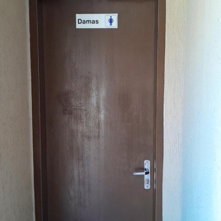 Hostal las tikis - Three-Bedroom House - 11