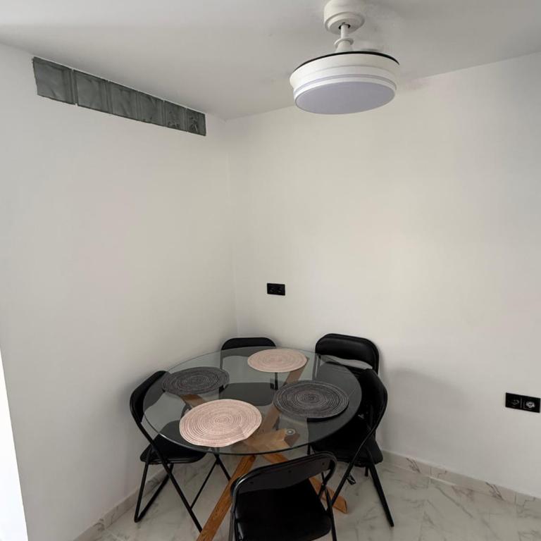 Villa para 12 personas en Santa Pola, frente a isla Tabarca - Four-Bedroom Vacation Home - 33