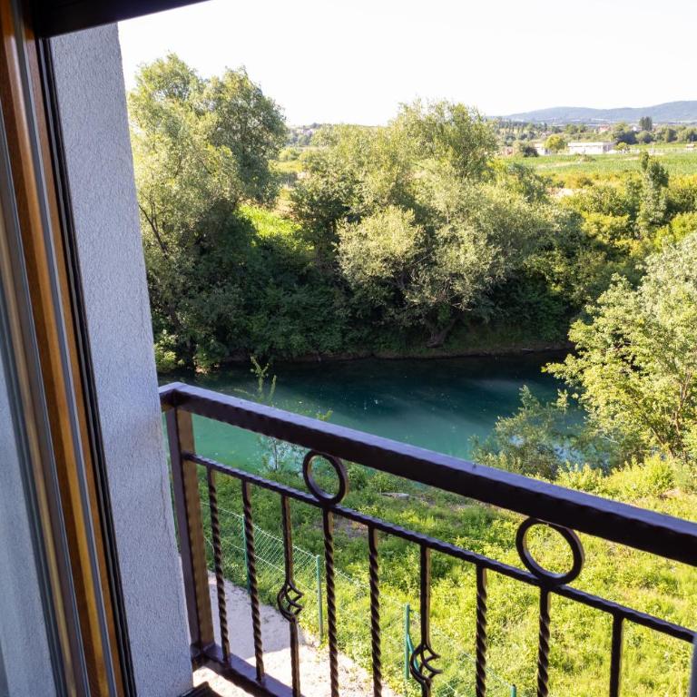 Apartments and Rooms Villa Majestic - Two-Bedroom Apartment with River View - 11