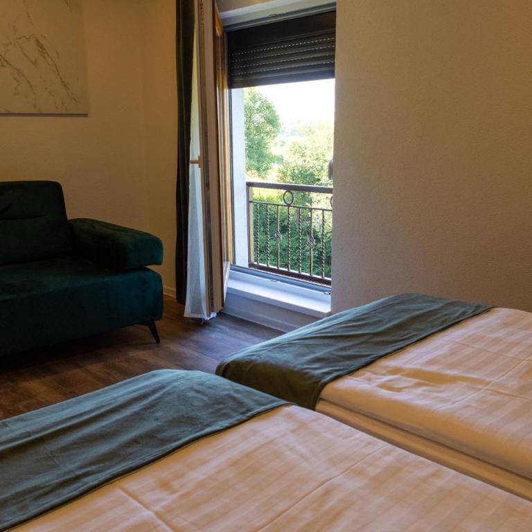 Apartments and Rooms Villa Majestic - Two-Bedroom Apartment with River View - 10