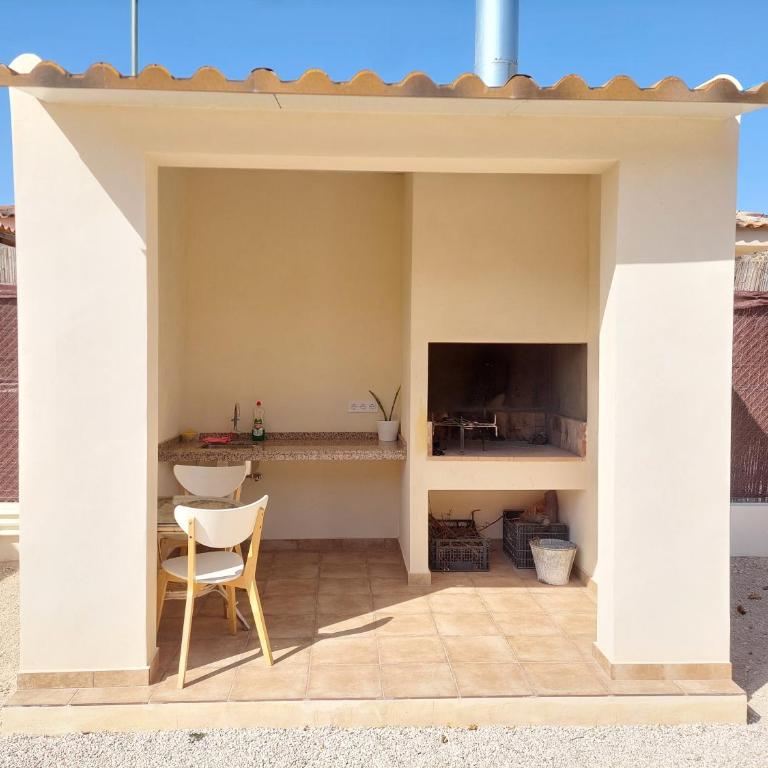 La casica de madera con Jacuzzi exterior y barbacoa - Two-Bedroom House - 44