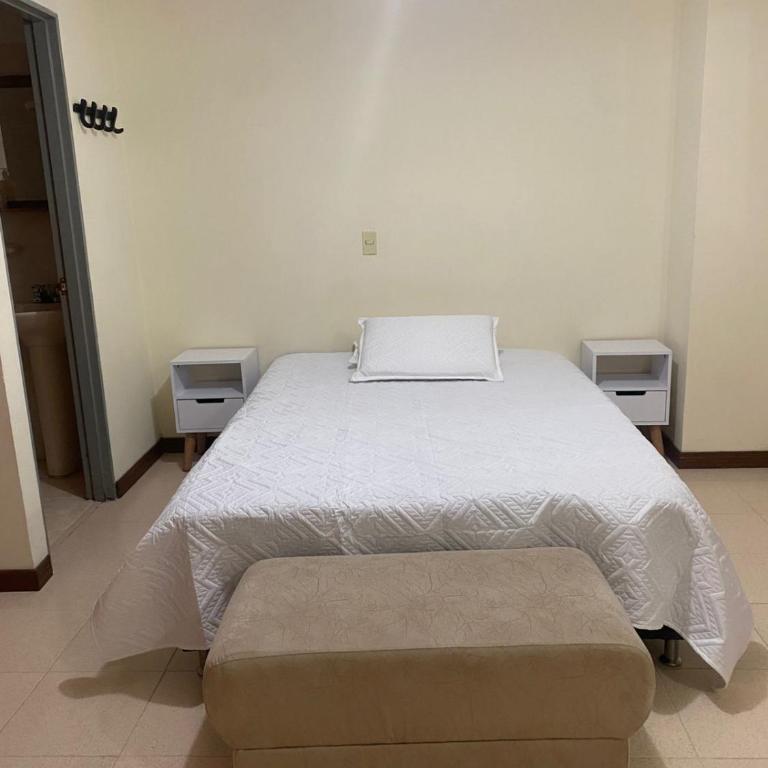 Apartaestudio laureles 301 - Apartamento Estudio - 1 cama doble - 20